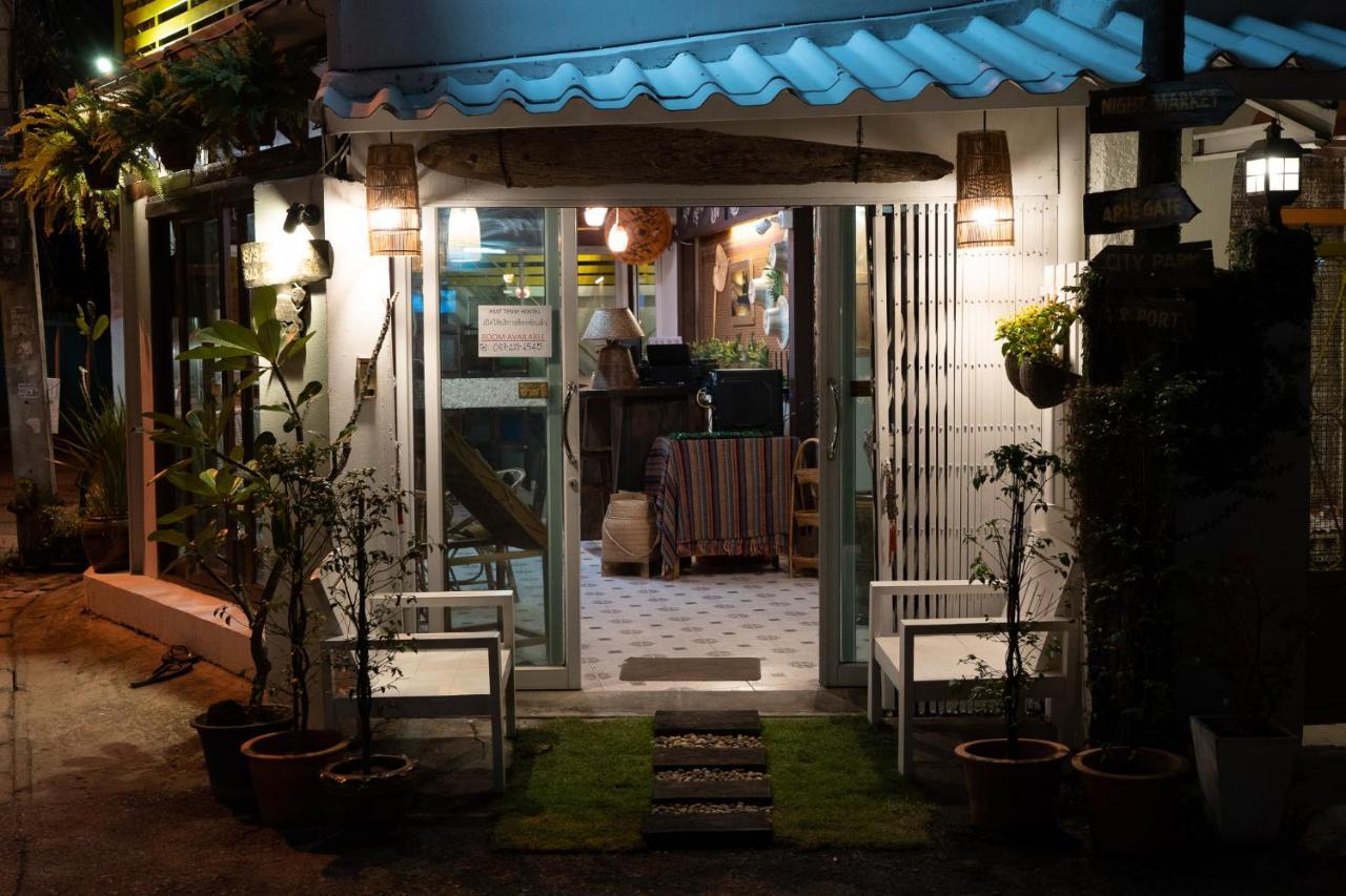 Past Tense Hostel Chiang Mai Zewnętrze zdjęcie
