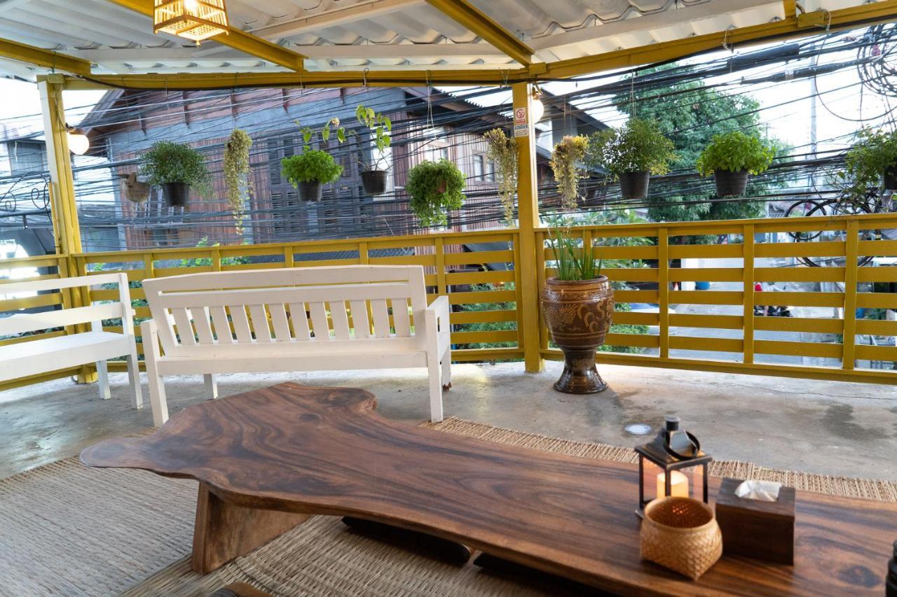Past Tense Hostel Chiang Mai Zewnętrze zdjęcie