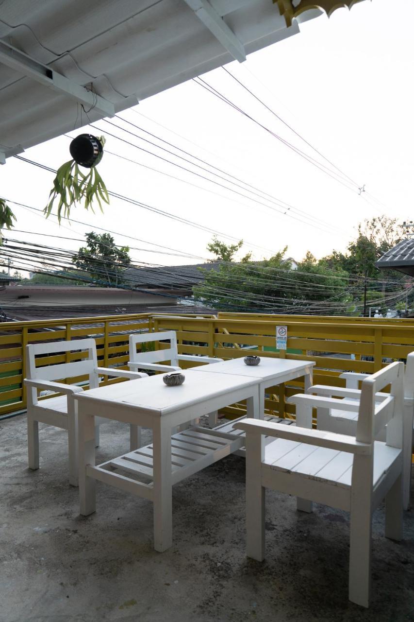 Past Tense Hostel Chiang Mai Zewnętrze zdjęcie