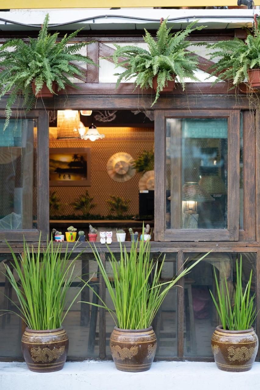 Past Tense Hostel Chiang Mai Zewnętrze zdjęcie