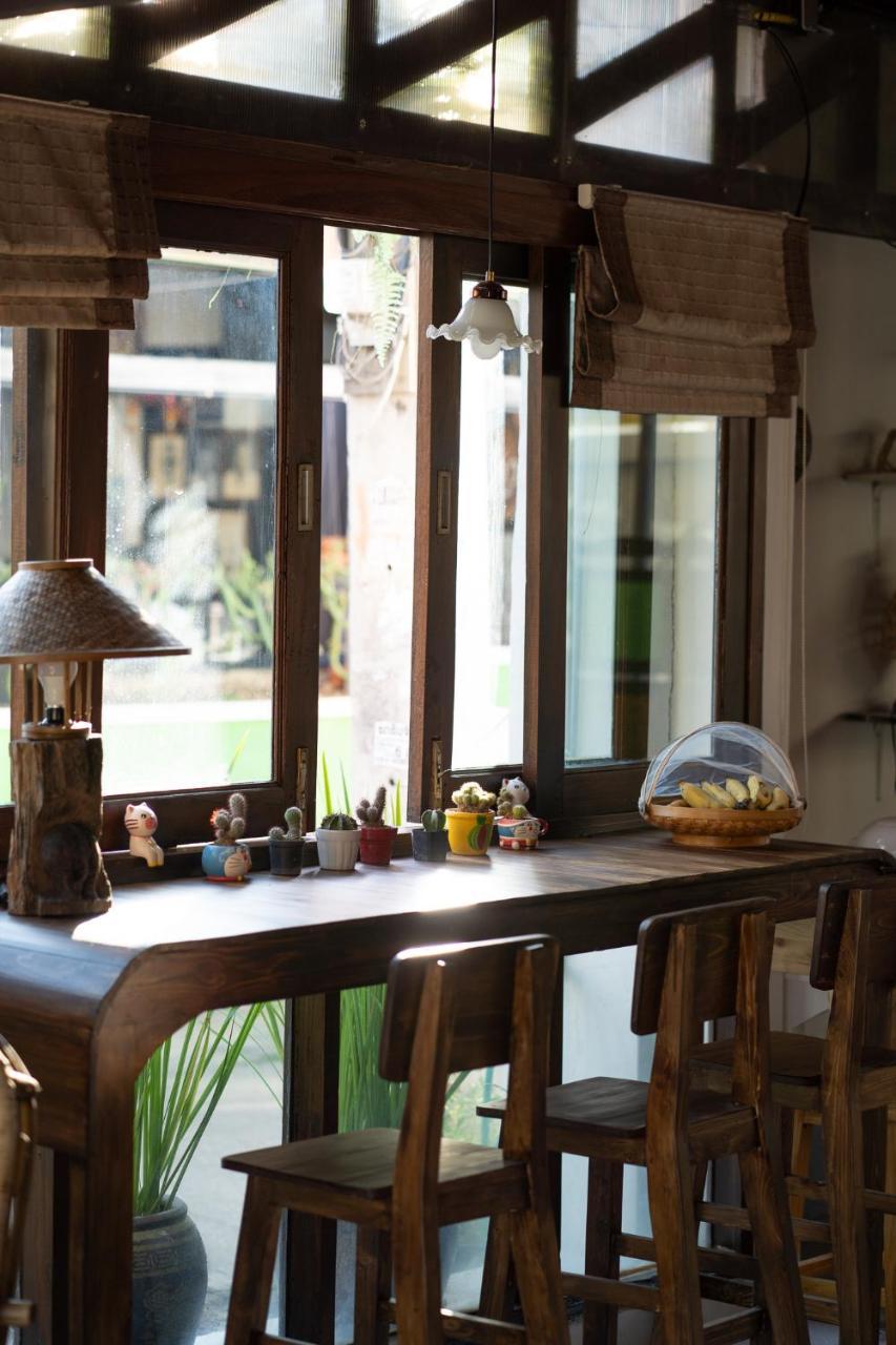 Past Tense Hostel Chiang Mai Zewnętrze zdjęcie