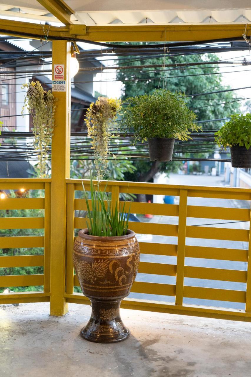 Past Tense Hostel Chiang Mai Zewnętrze zdjęcie