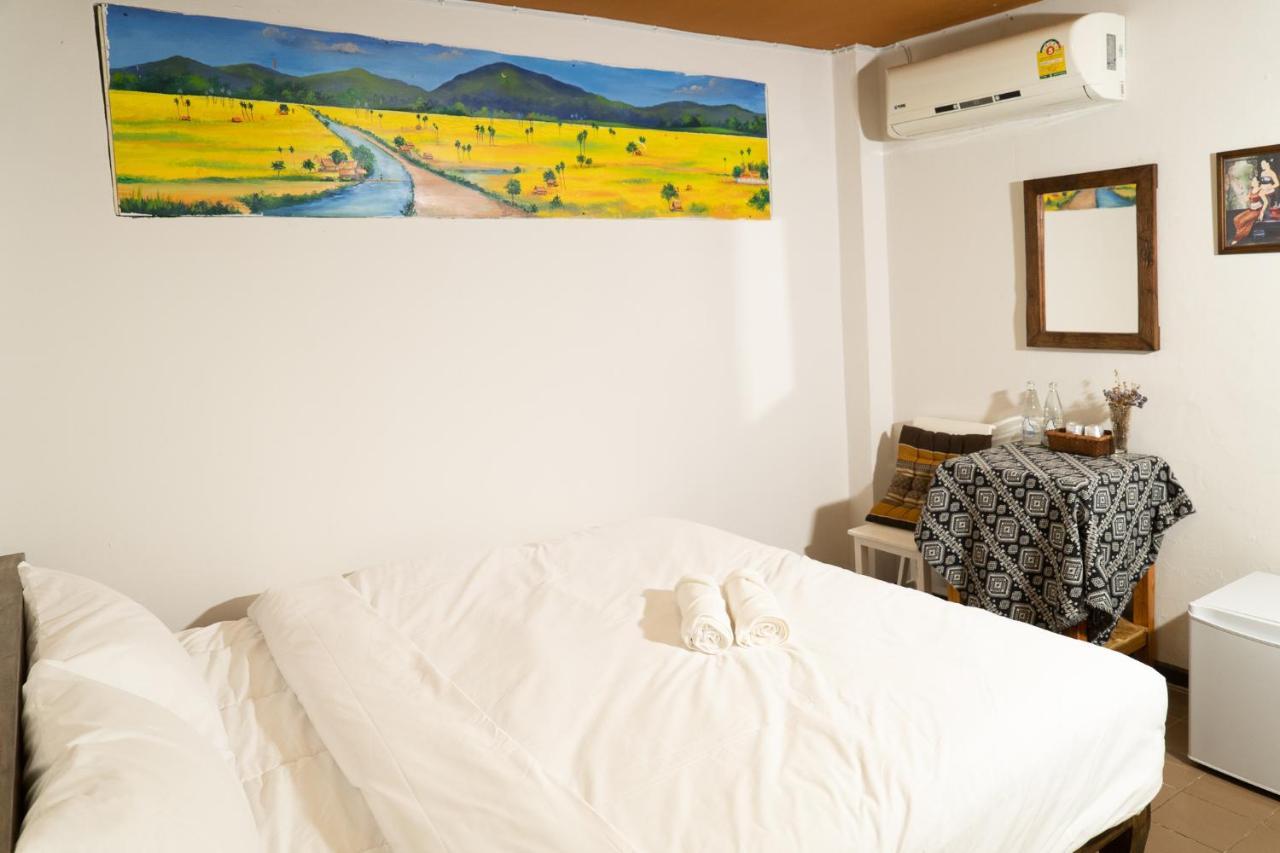 Past Tense Hostel Chiang Mai Zewnętrze zdjęcie