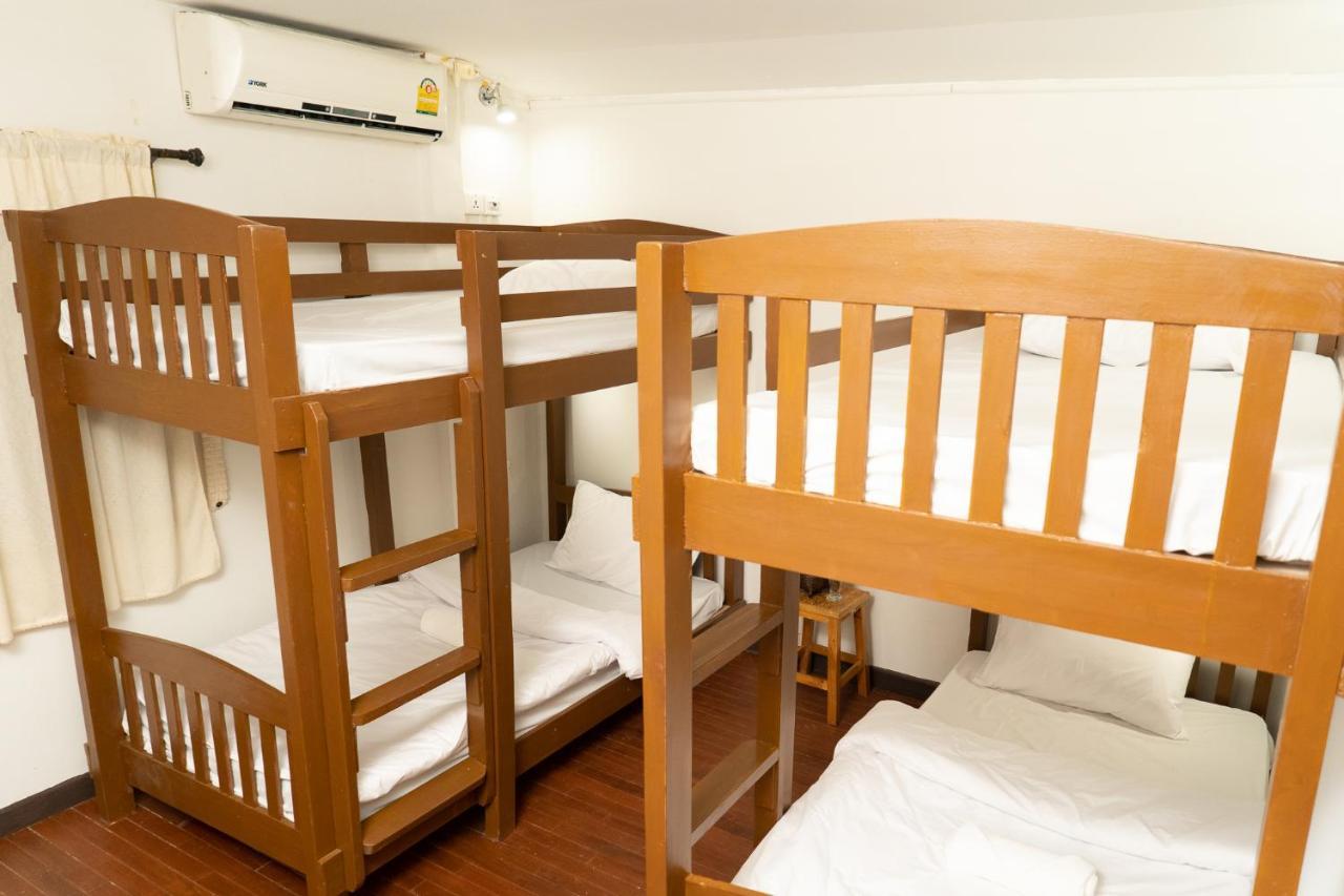 Past Tense Hostel Chiang Mai Zewnętrze zdjęcie