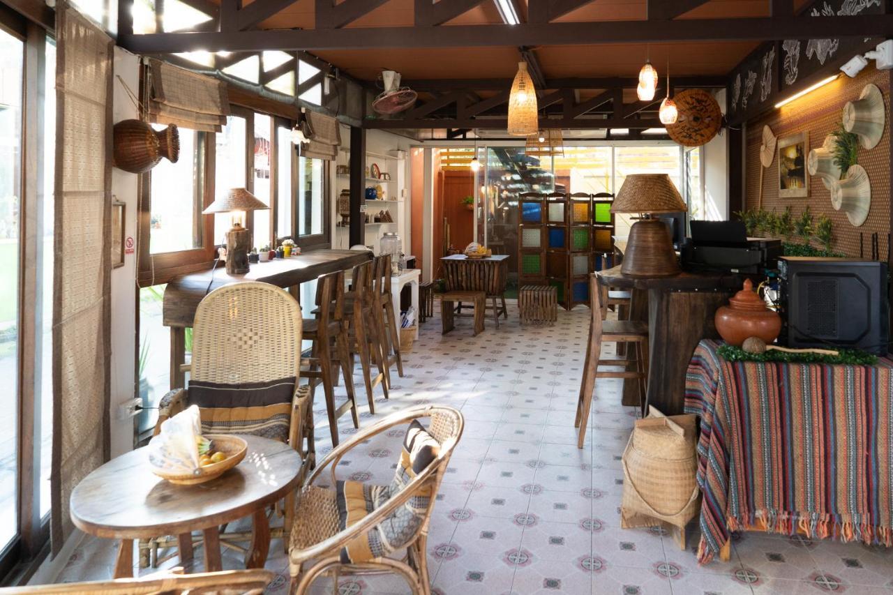 Past Tense Hostel Chiang Mai Zewnętrze zdjęcie